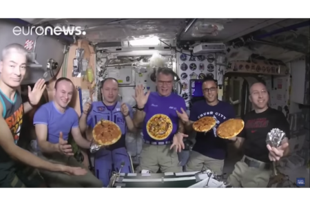 Ғарышкерлер ғарышта тұңғыш рет пицца пісірді