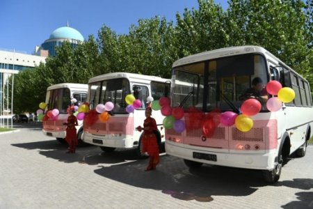 Түркістандық мектептерге автобус тапсырылды