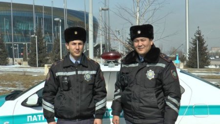 Алматыда полиция қызметкерлері толғағы қысқан әйелге көмектесті