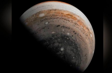 NASA Юпитерді жақыннан фотоға түсірді