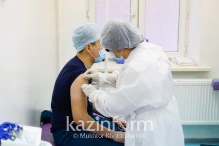 Қызылордада бір күнде 70 адамға коронавирус вакцинасы салынды