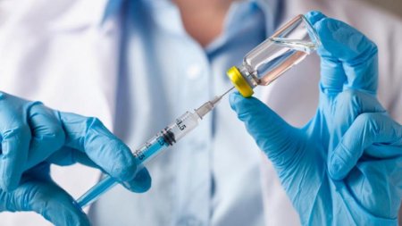 Вакциналауға қарсы адамдардың ғылым мен медицинаға еш қатысы жоқ — иммунолог