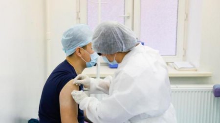 Алматыда вакцина салдырғандар саны 140 мыңнан асты