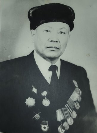 БЕРЛИНДІ АЛҒАН ЖАУЫНГЕР