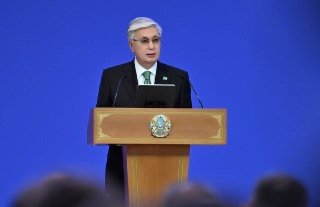Президент еліміздегі полиция қызметкерлері мен мемлекеттік қызметшілерді кәсіби мерекесімен құттықтап сөз сөйледі