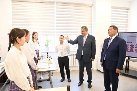 ФИЗИКА-МАТЕМАТИКА БАҒЫТЫНДАҒЫ «БІЛІМ-ИННОВАЦИЯ» ЛИЦЕЙ-ИНТЕРНАТЫ АШЫЛДЫ