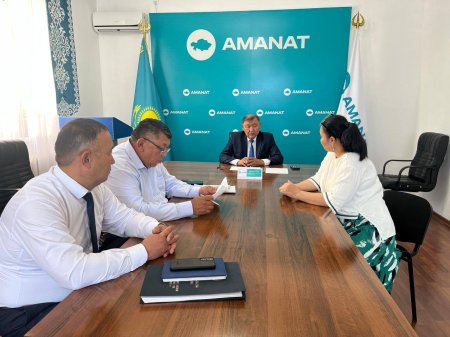 АУДАН ӘКІМІНІҢ ОРЫНБАСАРЫ ТҰРҒЫНДАРДЫҢ ӨТІНІШТЕРІН ТЫҢДАДЫ