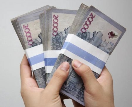 Кімдердің жалақысы 50 пайызға өсетіні белгілі болды - Тоқаев жаңа заңға қол қойды