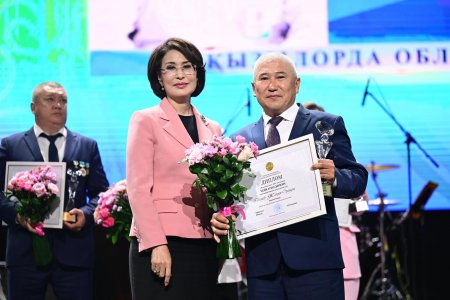 "ЕҢ ҮЗДІК АУЫЛ ДӘРІГЕРІ - 2025"