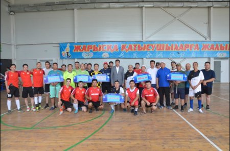 БАҚ өкілдері футбол алаңында бас қосты