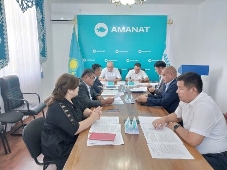 ДЕПУТАТТЫҚ ФРАКЦИЯ ОТЫРЫСЫ ӨТТІ