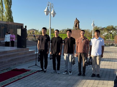 БІР ТОП БОЗБАЛА ӘСКЕРГЕ АТТАНДЫ