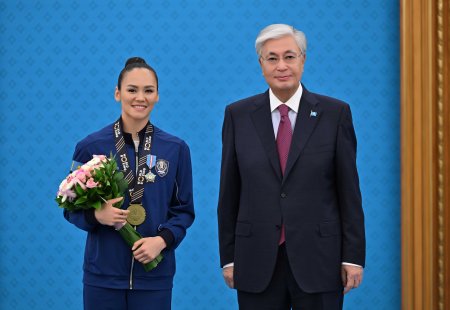 Мемлекет басшысы бокстан Әлем чемпионатының жеңімпаздары мен жүлдегерлерін марапаттау рәсіміне қатысты