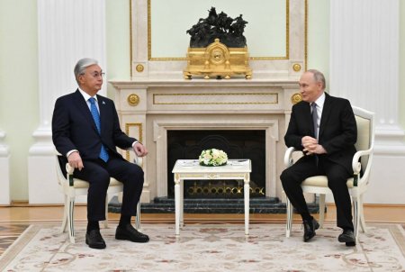 Қасым-Жомарт Тоқаев пен Владимир Путин бейресми кездесу өткізді