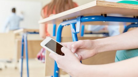 Оқушыға смартфон қажет пе?