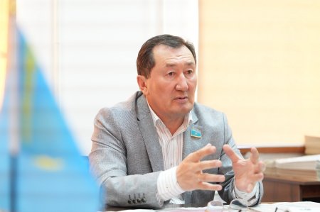 ҚҰРЫЛТАЙ – ХАЛЫҚ КӨЗҚАРАСЫМЕН САНАСУ, ОНЫ СЫЙЛАУ