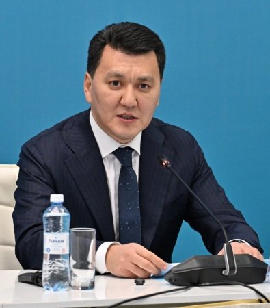 Ерлан Қарин: Бурабайдағы құрылтайдың нәтижесінде 6 заң қабылданып, 10 заң жұмысқа алынды