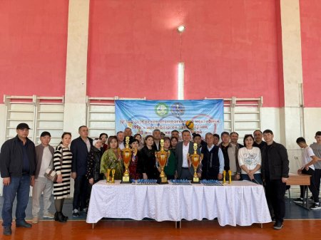 Бір алаң, бір тарих:  30 жылдықтың тартысты додасы