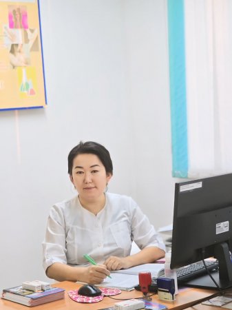 АҚ ХАЛАТТАҒЫ МЕЙІРІМ