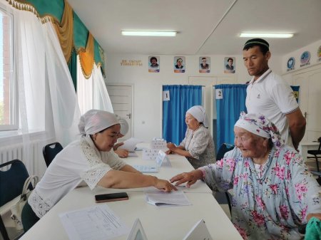 Жиделіарық ауылдық округі әкімінің сайлауында дауыс беру жалғасуда