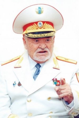 ГЕНЕРАЛ ҚАЛМЕНОВ